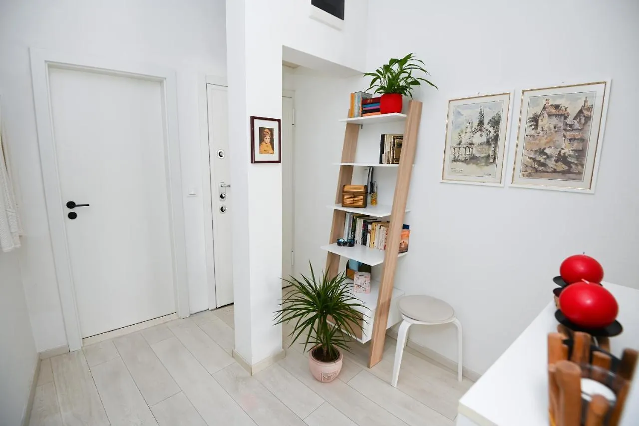 Split Old Town Apartment 0*,